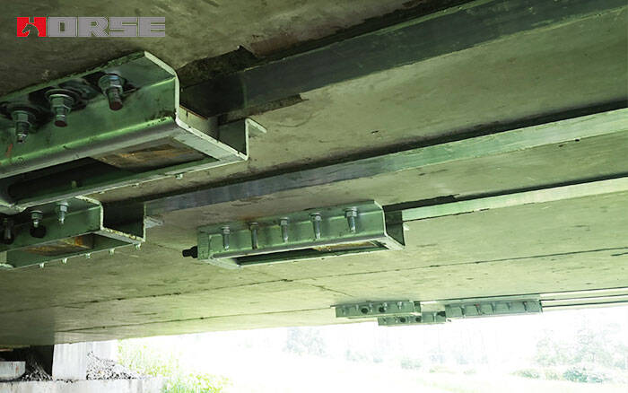 Concrete bridge strengthening by prestressing CFRP plate5