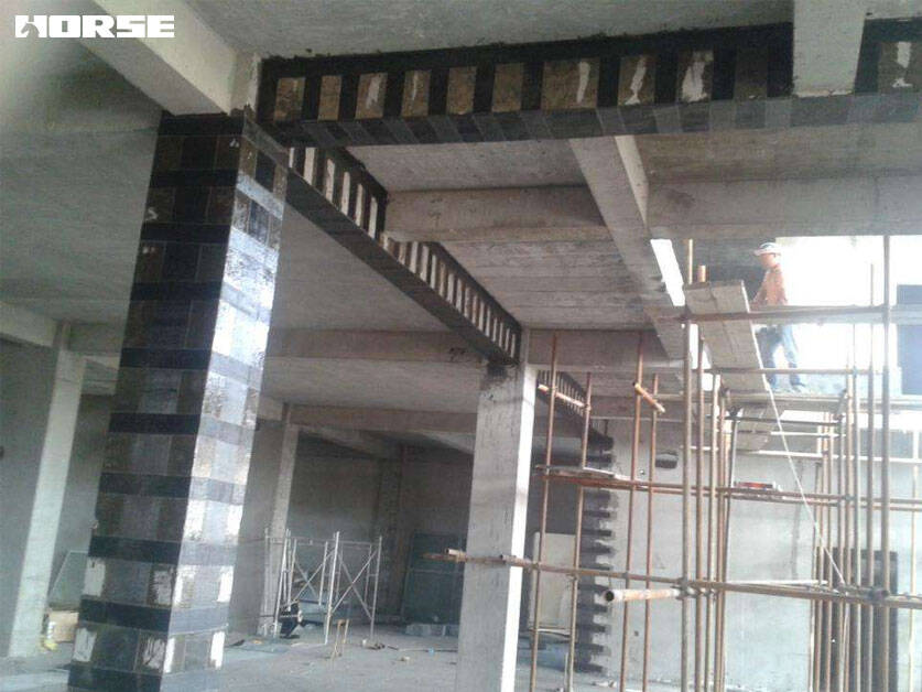 Reinforced concrete column with carbon fiber reinforced polymer